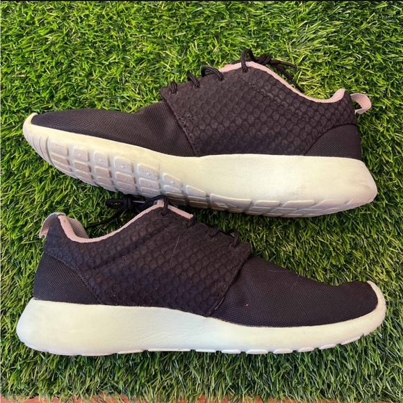 Nike Roshe Run FB Yeezy Black Pink Mint Mismatch - Picture 4 of 9